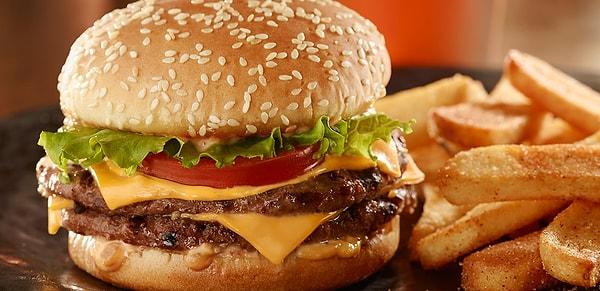 3. Düzenli bir fast food tüketicisiyseniz senede ortalama 12 kasık kılı yutuyorsunuz.