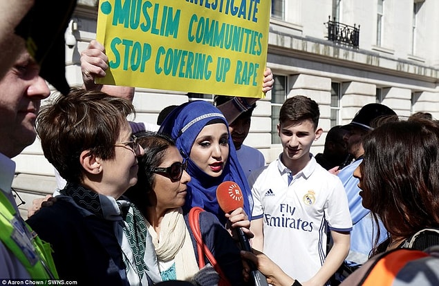 Yanıt olarak kampanya grubu Hope Not Hate, EDL lideri Crossland'ın Facebook hesabından yaratılan imaja tepki gösteren bir görüntü yayınladı.