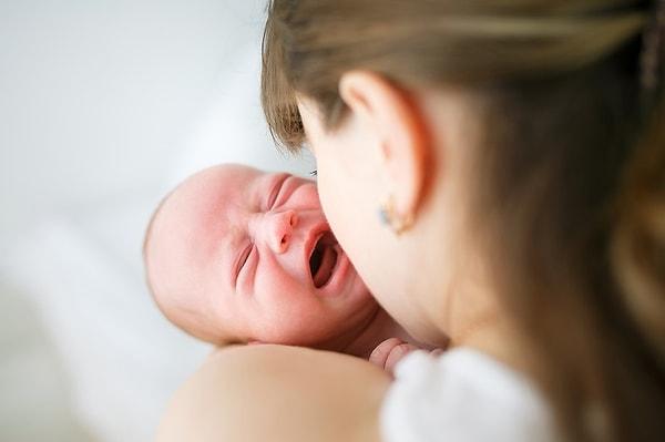 Bebekler anne karnında 25. haftadan sonra ağlayabilir.
