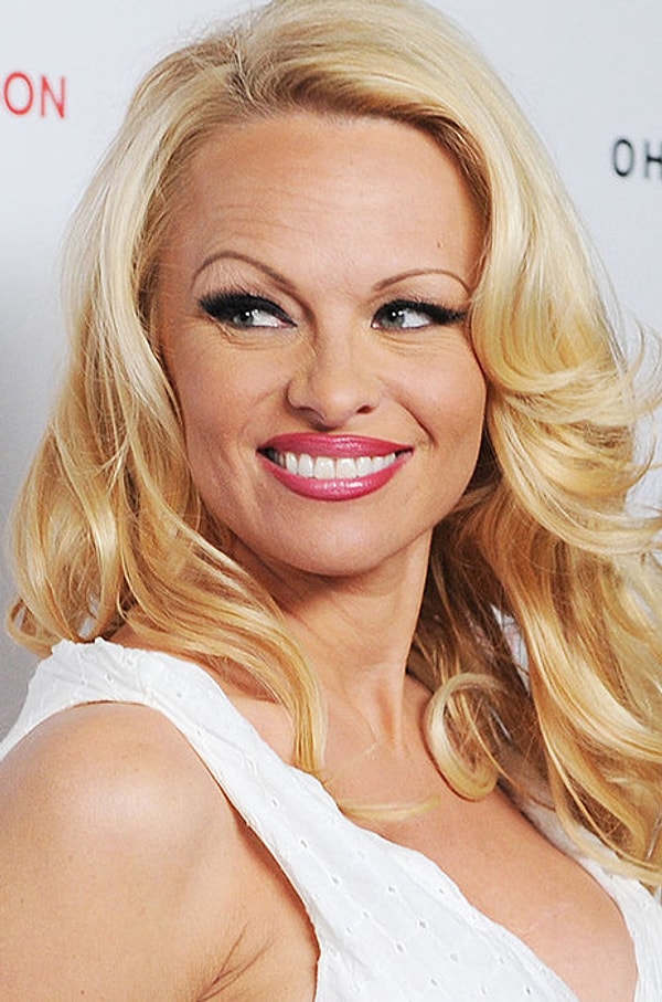 7. Контрастный контур губ