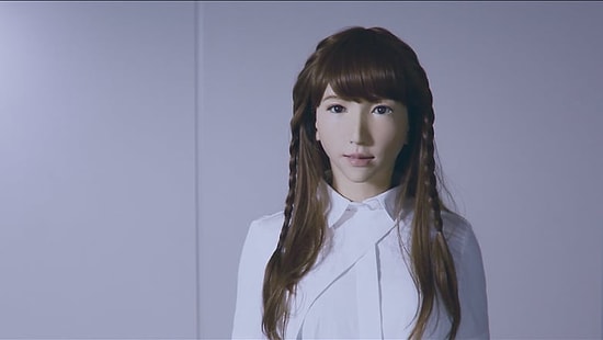 Beden Dilini ve Mimikleri Çok İyi Kullanabilen Gerçekçi Robot: Erica