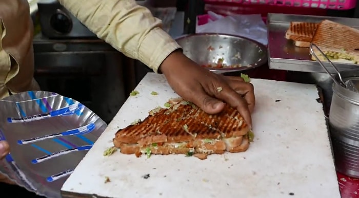 Hindistan Sokak Yemekleri: Mumbai Tostçusu