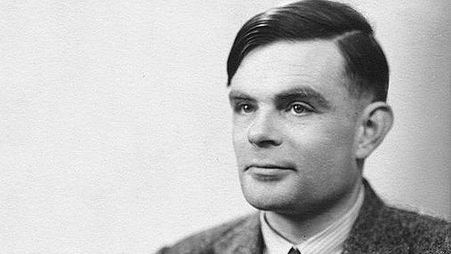 6. Doğru cevap! Alan Turing Enigma şifresini kırmaya çalışırken, çalınmasın diye neyi kalorifere zincirlerdi?