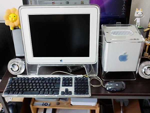 7. Компьютер Power Mac G4 Cube