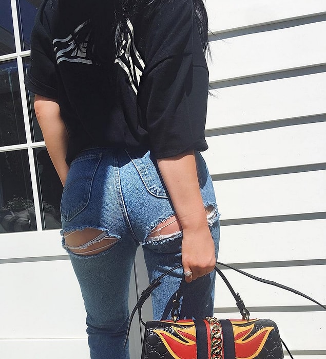 Aslında birkaç ay önce Kylie Jenner'ın giydiği bu kotlar bir şeylerin habercisiydi.