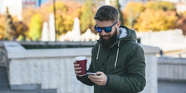 2. Она долго не отвечает на твои сообщения