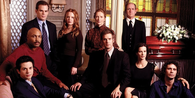 21. Six Feet Under / 2001–2005