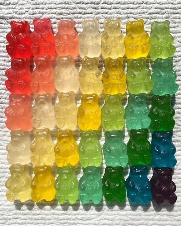 2. These beautifully ordered gummies.