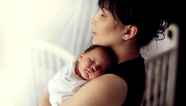 6. Anne ve bebek arasındaki duygusal bağ kısa sürede oluşur