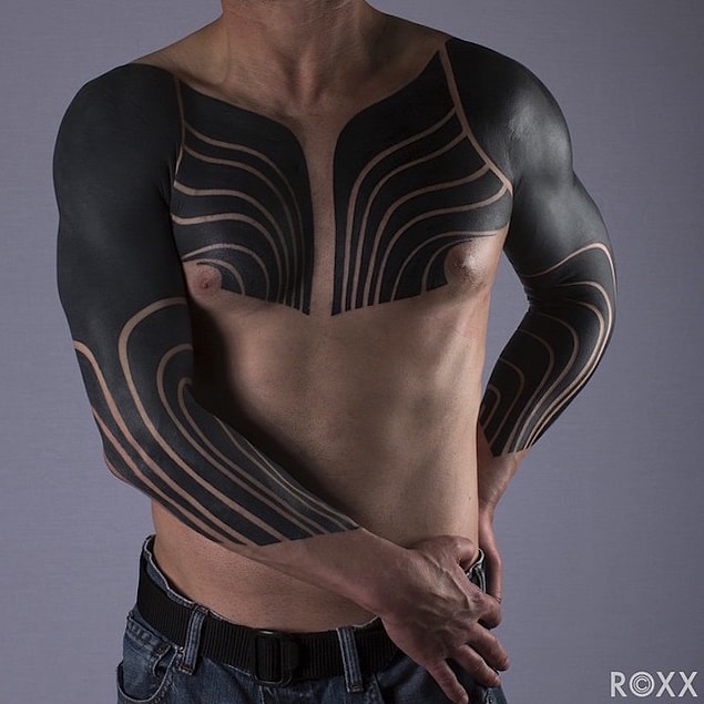 6. To create her contemporary works, Roxx looks to the structure of leaves and shells.