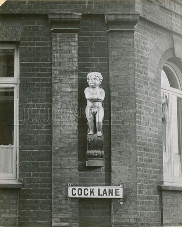 8. Günümüzde harf oyunlarıyla ismi değiştirilse de 13. yüzyıl sonlarında rastlanan Codpiece Lane (Apışarası Yolu) ve Cock's Lane (Y*rrak Yolu) gibi sokak isimleri hangi şehirdeydi?