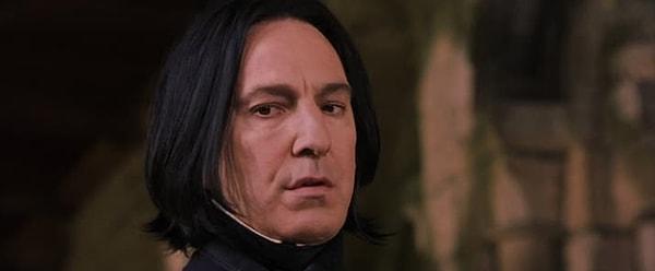 2. Snape'in ilk filmden beri zihin okuyabildiğine dair iddialar vardı.
