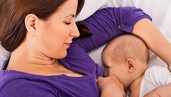1. Bebeğinizi sık emzirin ve bol bol sıvı verin