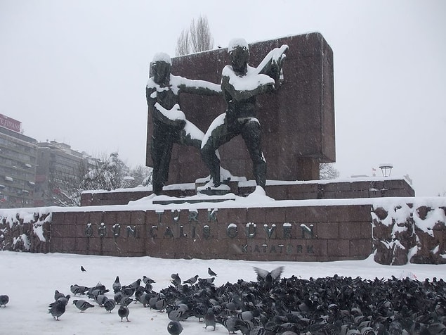 15. Kızılay Meydanı, Güvenpark'tan bir kış manzarası