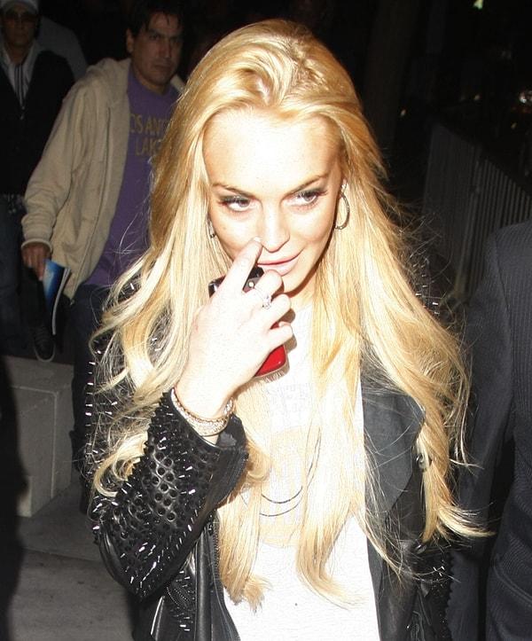 4. Skandallar kraliçesi Lindsay Lohan'ın kötü alışkanlıklarını ise say say bitmez!