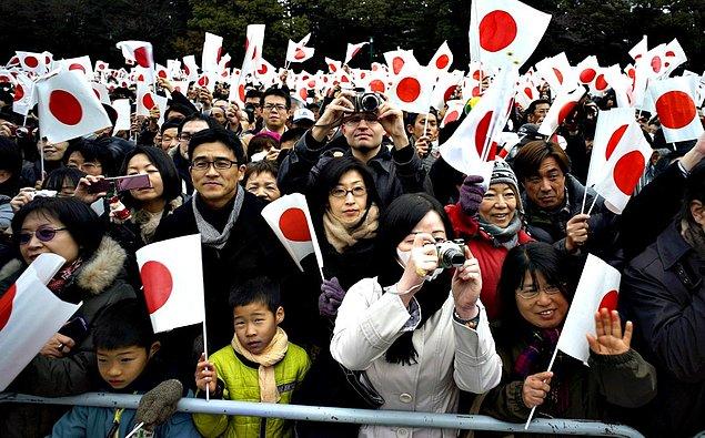 6. Japonlar çok çalıştıkları ve izin günlerini kullanmadıkları için hükümet resmi tatil günleri uydurur.