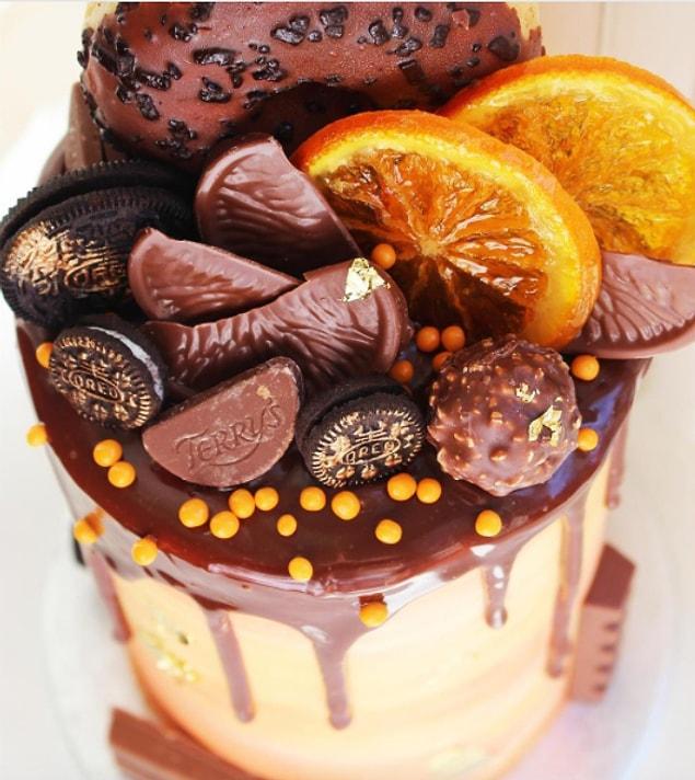 2. And this spectacular sponge, piled high with doughnuts, chocolate orange slices, and Oreos.