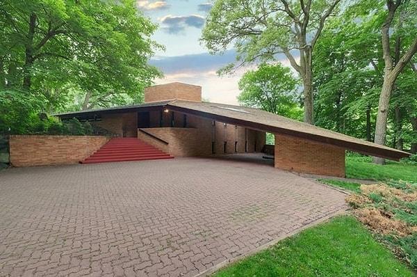 Konu şu ki eğer 1.395.000 dolarınız varsa Wright tasarımlı harika bir ev sizin olabilir. Hem de bütün 60'lar ihtişamı ile!