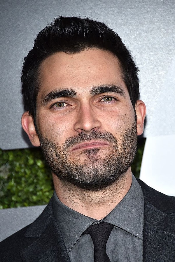 5. Тайлер Хеклин хочет проваляться с тобой в постели весь день за просмотром телика и поедания вкусняшек