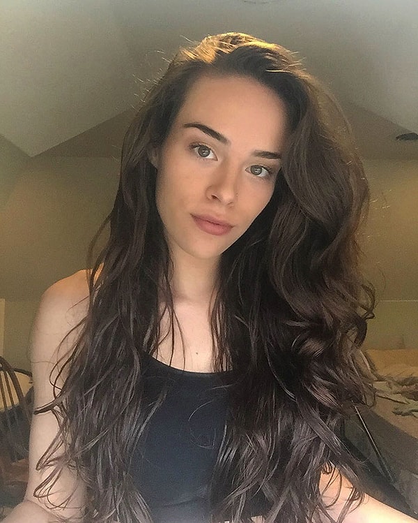 1. Каждая девушка знает, что бритье ног и подмышек требует много времени и усилий