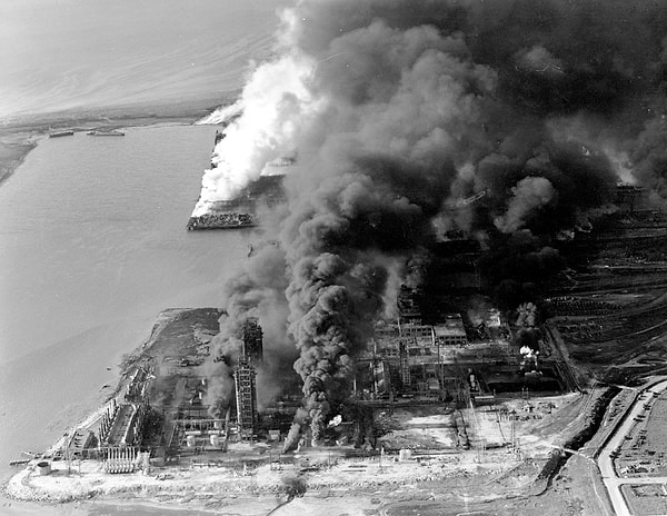 2,300 tons of fertilizer had already been stowed in the cargo area of the ship.