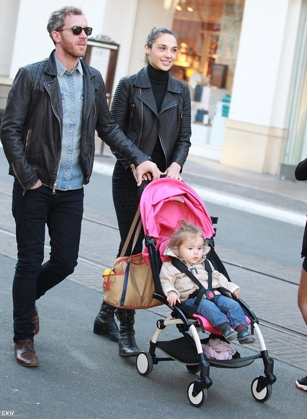 3. Галь Гадот и Ярон Версано дали своей дочери имя Майя (она тоже родилась совсем недавно - 20 марта) - с хинди Maya - созидающая сила Бога