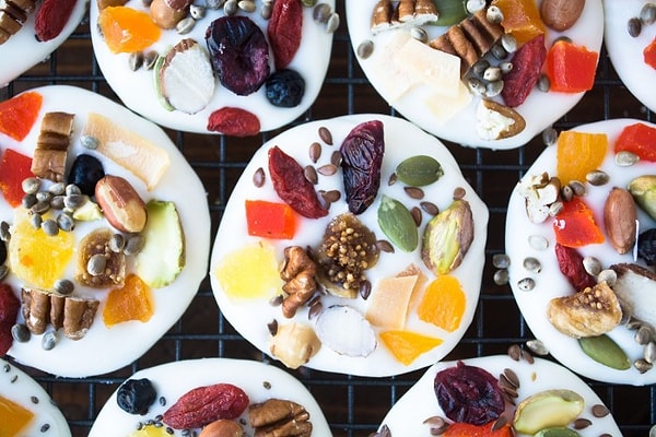 6. Белый шоколад с сухофруктами