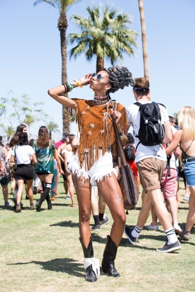 23. Short jeans go well with everything and women at Coachella know it.