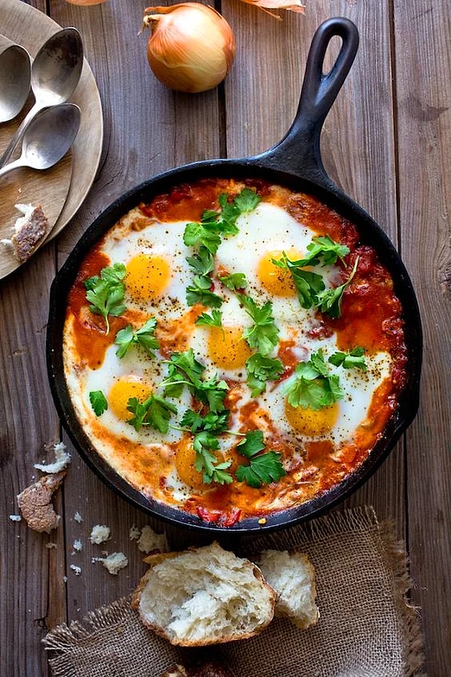 4. Kahvaltıya parmak yemelik menemen yapın.