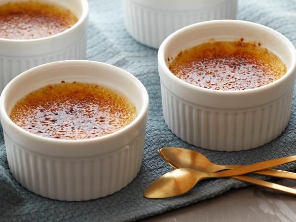 6. Десерт, который готовят с 1600-х годов - Crème Brûlée (Крем Брюле)
