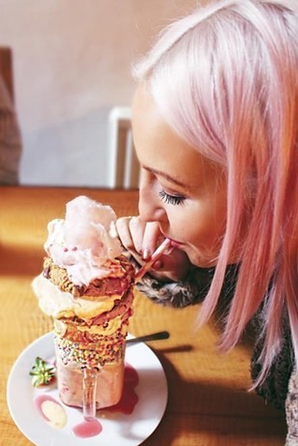 8. Кроме того, Лили делает вот такие сумасшедшие милкшейки!