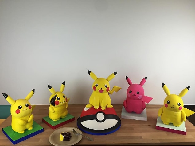 12. Bir sürü Pikachu 😍😆