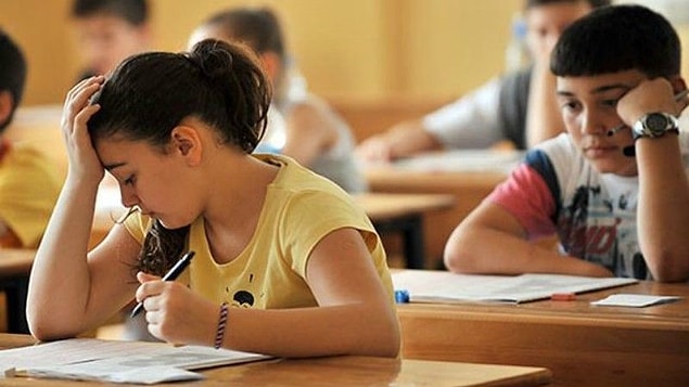Her üç öğrenciden biri hayatından hiç memnun değil