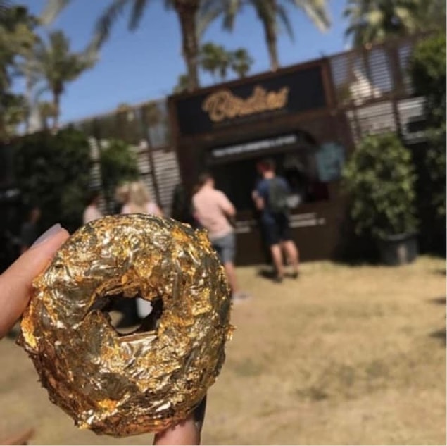 13. Bu 35$'lık altın kaplamalı donut. Şaka gibi.
