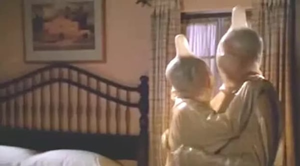 1. В киношных постельных сценах никто и никогда не думает о контрацепции и нежелательной беременности.