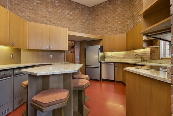 4. В результате получилась капсула времени, которая состоит из дизайна середины 20 века, а также эстетики, которая прослеживается во всех работах Райта.