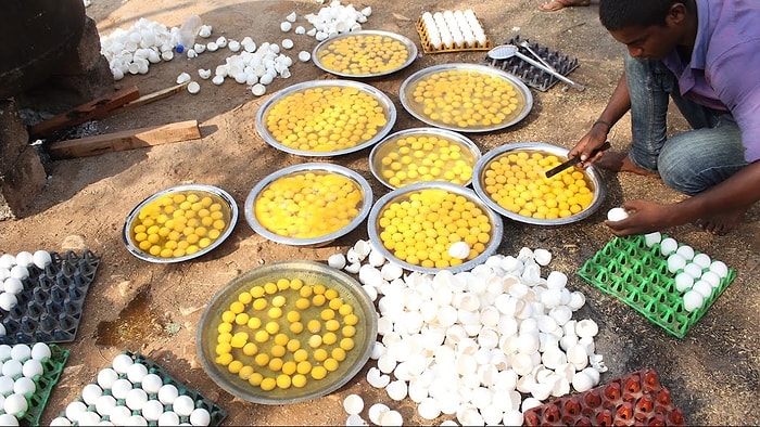 Hayat Mükemmel Değil Ancak O Kadar da Kötü Değil: 1000 Yumurta Pişirip Dağıtan Güzel İnsanlar