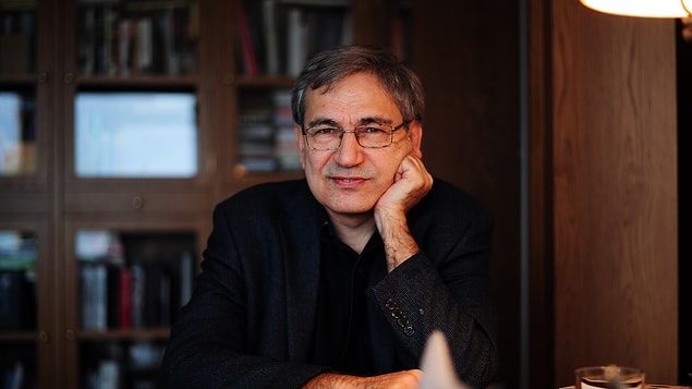 15. Orhan Pamuk hangi kitabın yazarıdır?