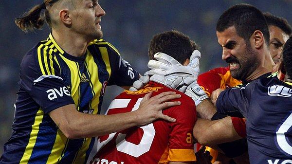9. Olası tartışmaların merkezinde Fenerbahçe'de Volkan Demirel, Galatasaray'da ise oynarsa Sabri Sarıoğlu olur.