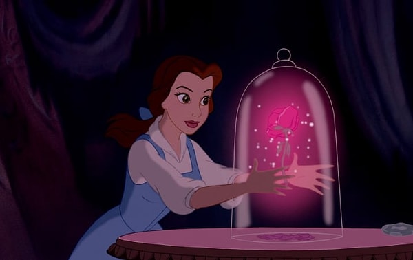 2. Несмотря на то, что Белль МНОГОКРАТНО говорили не ходить в Западное крыло замка, она все равно идет. И при этом искренне удивляется и обижается, когда Чудовище злится на нее.