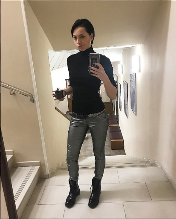 3. Вернувшись домой, Настасья заподозрила неладное – замок открывался не как обычно.