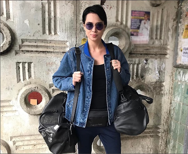 4. Когда девушка вошла в квартиру, то обнаружила, что все перевернуто вверх дном.