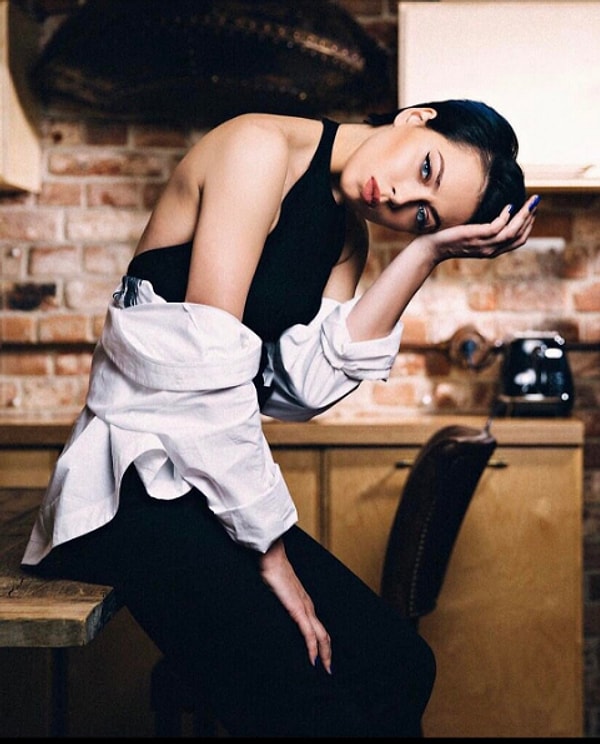 8. Она сообщила, что дверь не была взломана, ее открыли своим ключом.