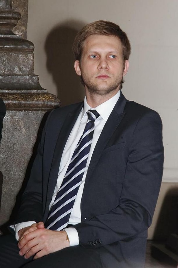 2. Причинами такого решения стали проблемы со здоровьем журналиста (некоторое время назад ему удаляли опухоль головного мозга), а также личные причины, о которых Корчевников предпочел умолчать.