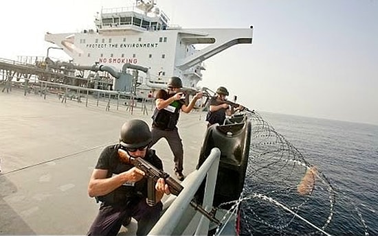 Somalili Korsanların Kargo Gemisini Ele Geçirmelerine İzin Vermeyen Güvenlik Güçleri