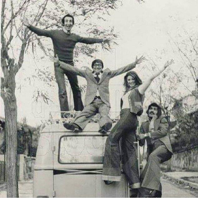 13. Şemsi İnkaya, İlhan Daner, Gülşen Bubikoğlu ve Mesut Engin Ah Bu Gençlik filminde (1975).