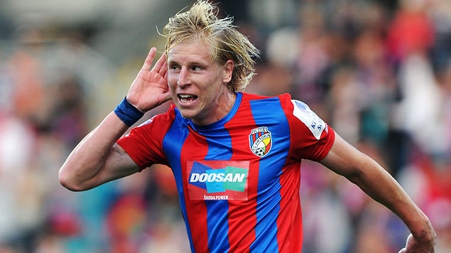 12 Mart 1986 yılında Çek Cumhuriyeti’nin Pribram şehrinde doğan Frantisek Rajtoral, futboluna 2003 yılında doğduğu şehrin takımında başladı.