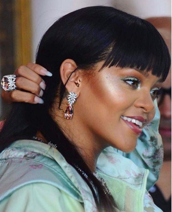 Rihanna, ilk makyaj koleksiyonunu çıkarıyor!