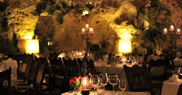 12. Ali Barbour Cave Restaurant, Кения