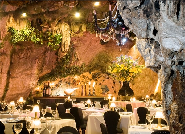 12. Ali Barbour Cave Restaurant, Кения